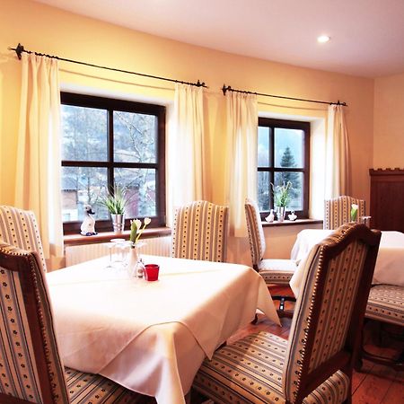 Hotel Unterbrunn Apartments & Gaestehaus Neukirchen am Grossvenediger Bagian luar foto